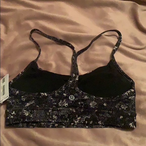 NWT Lululemon Flow-Y Bra in Nulu Size 6 - Picture 2 of 4